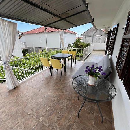 Apartmani Ana Juricev Vodice Βόντιτσε Εξωτερικό φωτογραφία
