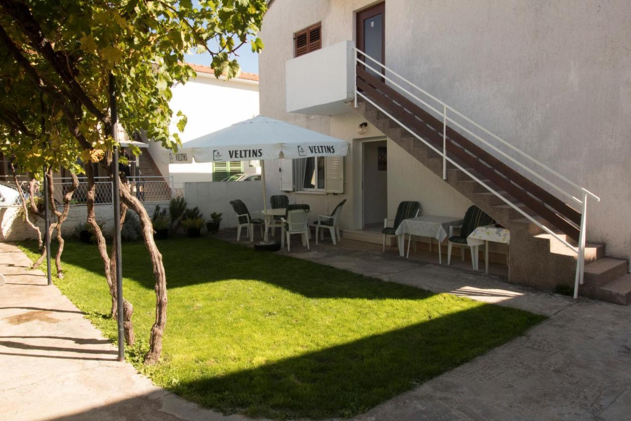 Apartmani Ana Juricev Vodice Βόντιτσε Εξωτερικό φωτογραφία