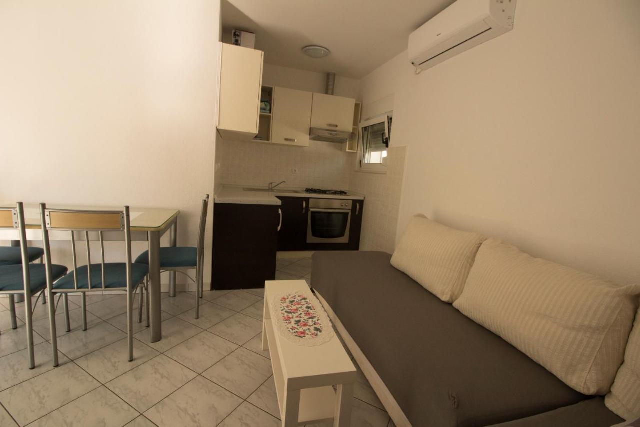 Apartmani Ana Juricev Vodice Βόντιτσε Εξωτερικό φωτογραφία
