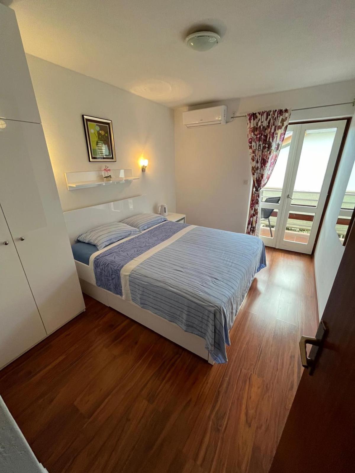 Apartmani Ana Juricev Vodice Βόντιτσε Εξωτερικό φωτογραφία