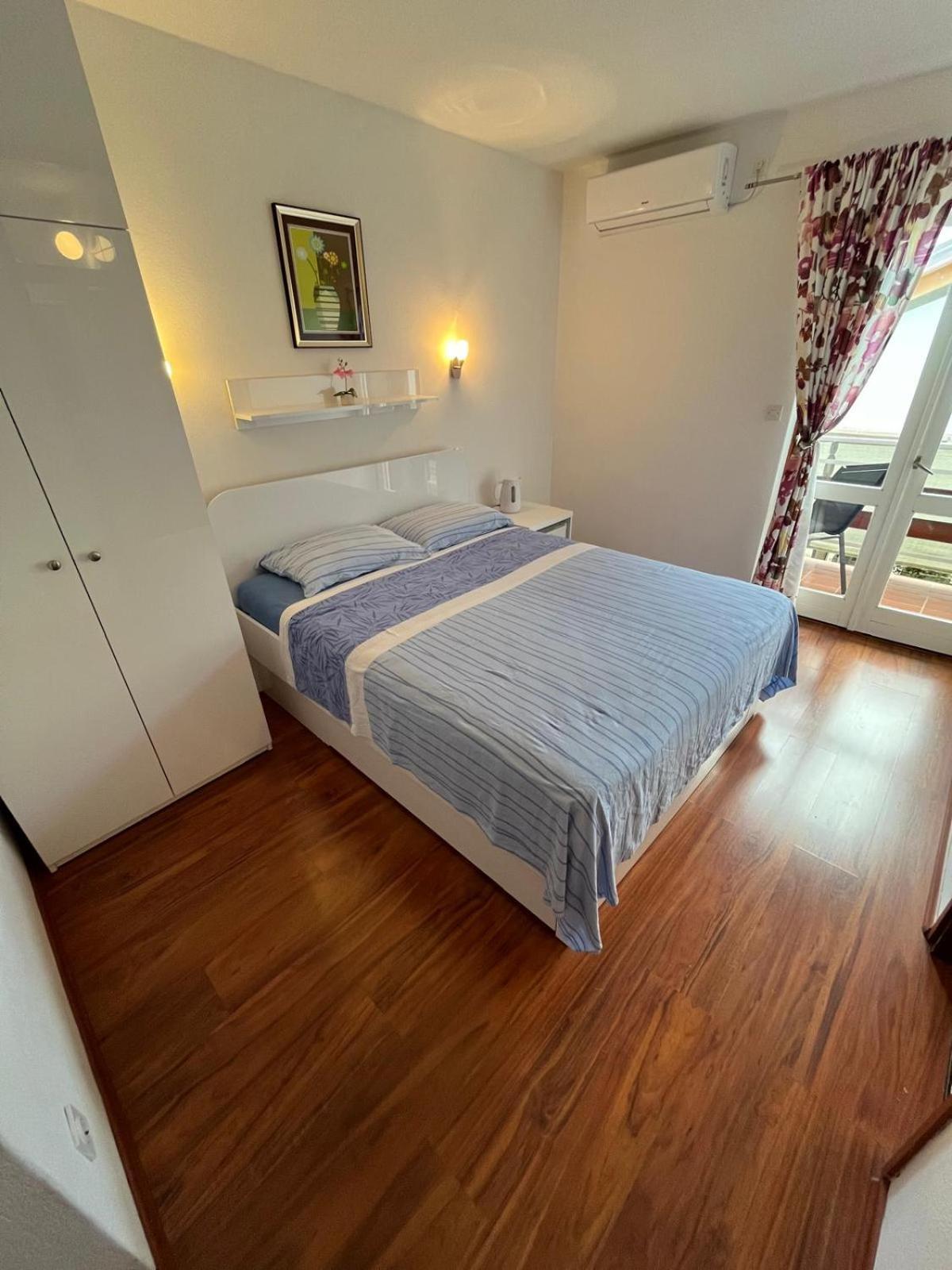 Apartmani Ana Juricev Vodice Βόντιτσε Εξωτερικό φωτογραφία