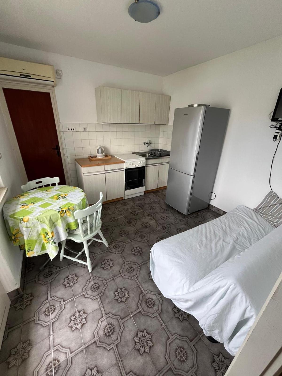 Apartmani Ana Juricev Vodice Βόντιτσε Εξωτερικό φωτογραφία
