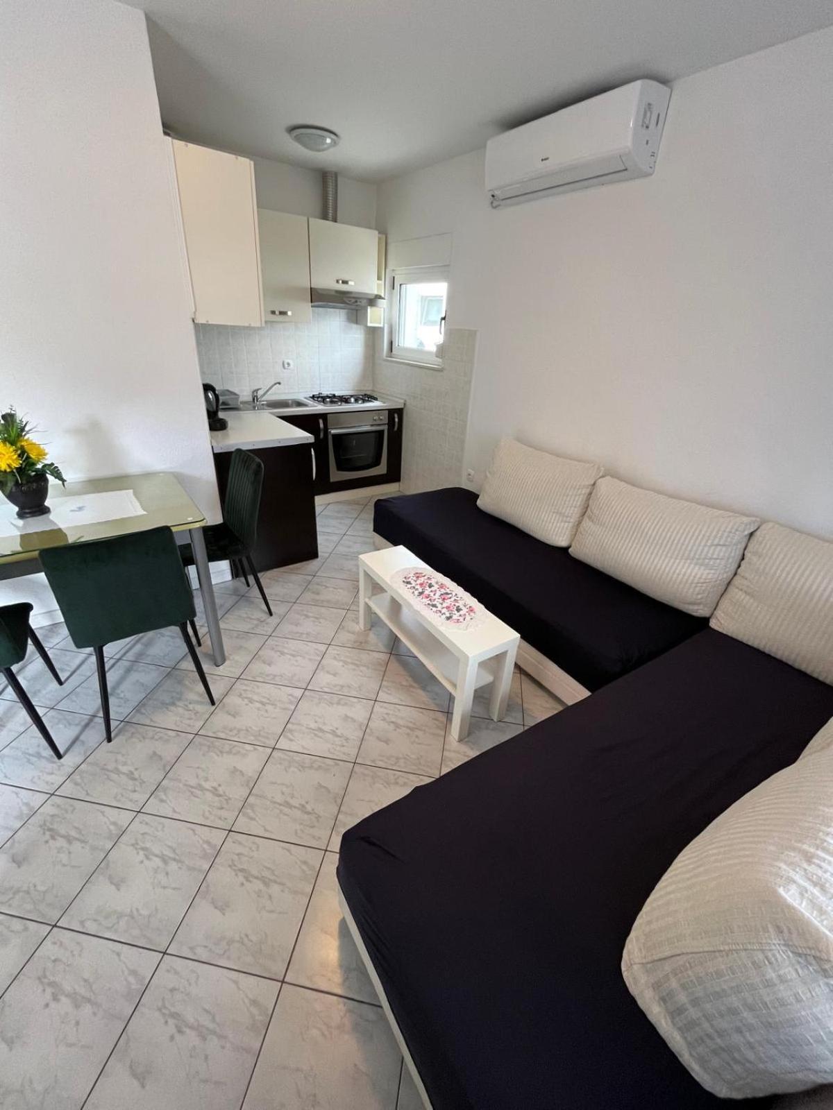 Apartmani Ana Juricev Vodice Βόντιτσε Εξωτερικό φωτογραφία
