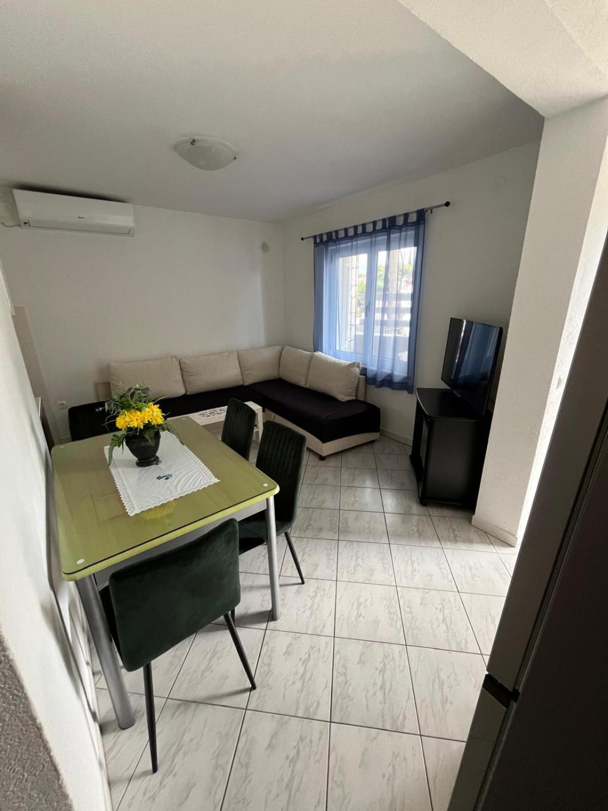 Apartmani Ana Juricev Vodice Βόντιτσε Εξωτερικό φωτογραφία