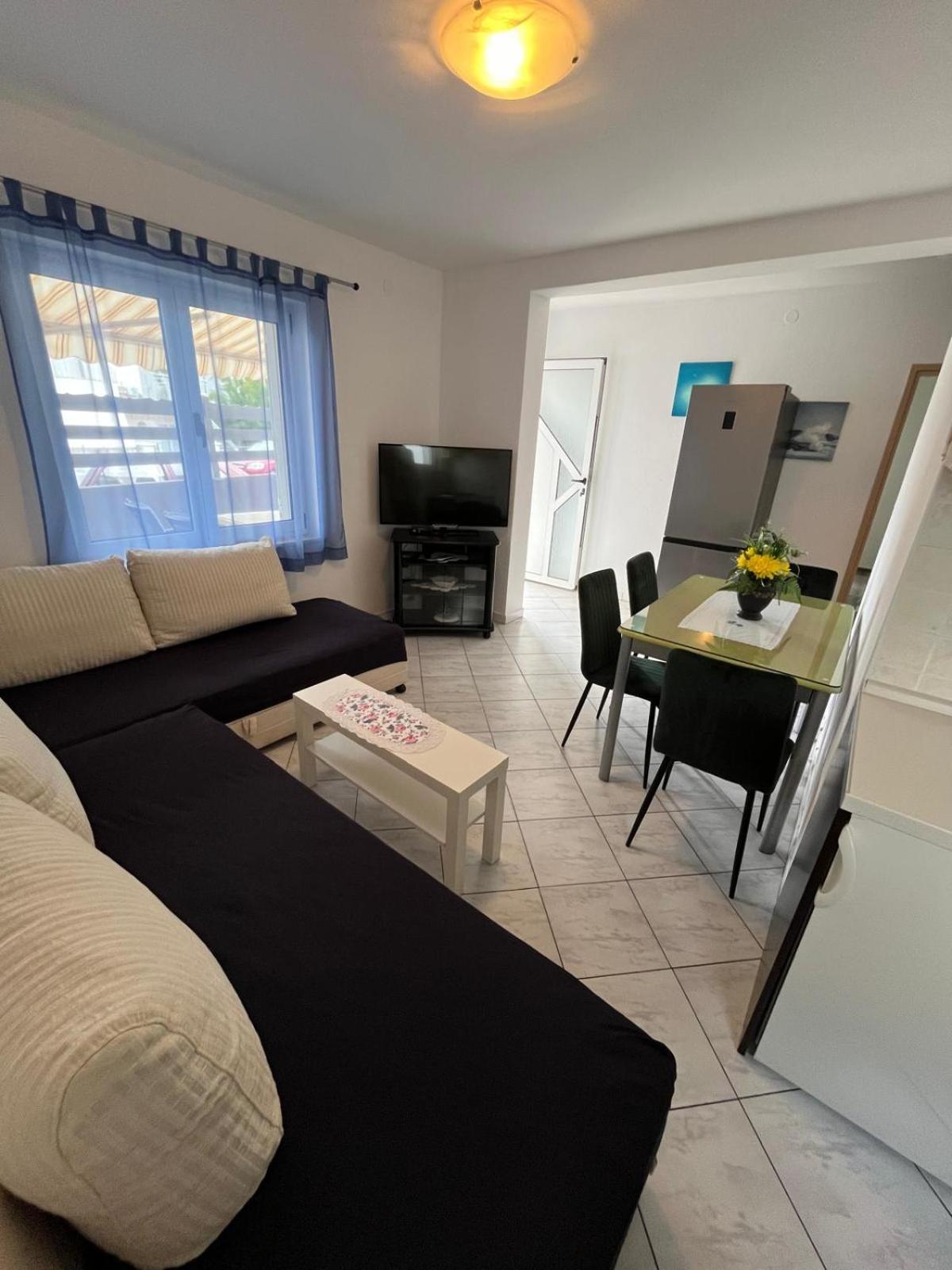 Apartmani Ana Juricev Vodice Βόντιτσε Εξωτερικό φωτογραφία