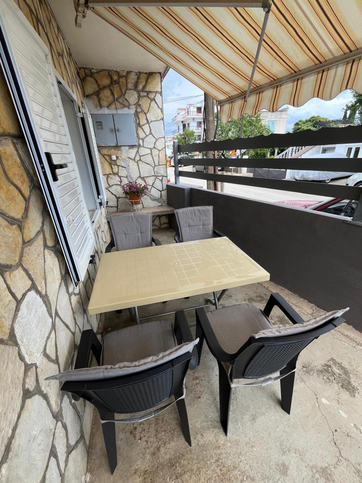 Apartmani Ana Juricev Vodice Βόντιτσε Εξωτερικό φωτογραφία